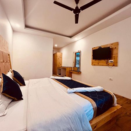 The Radhika - A Luxury Resort In Mountains Manāli Kültér fotó