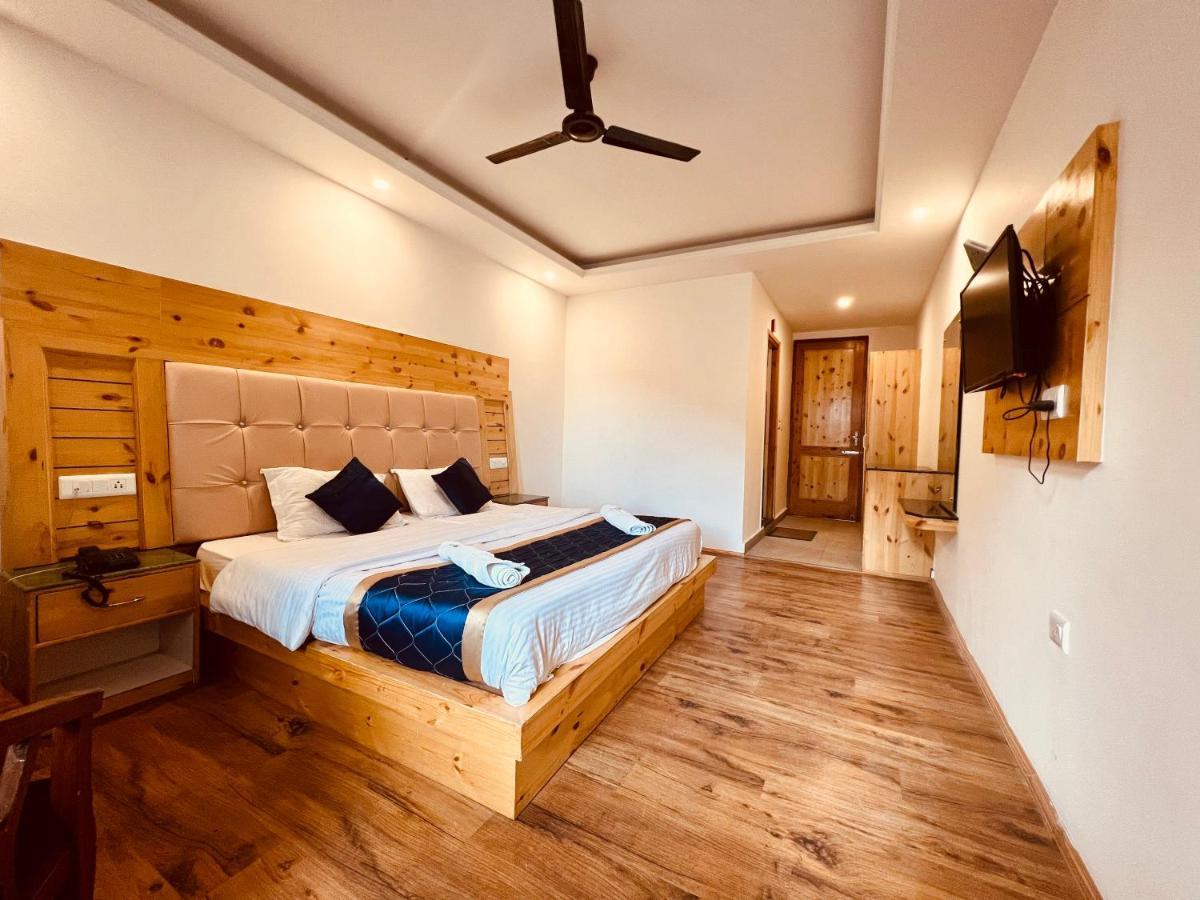The Radhika - A Luxury Resort In Mountains Manāli Kültér fotó
